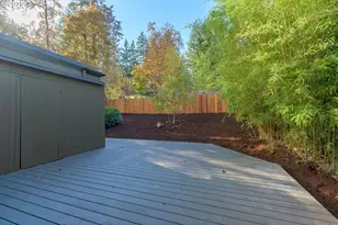 3820 Watkins Ln, Eugene, OR 97405 - Photo 17
