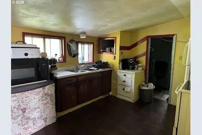 546 NW 10th St, Newport, OR 97365 - Photo 5