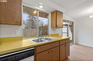 3210 NE 2nd Ct, Gresham, OR 97030 - Photo 11