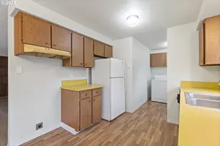 3210 NE 2nd Ct, Gresham, OR 97030 - Photo 9