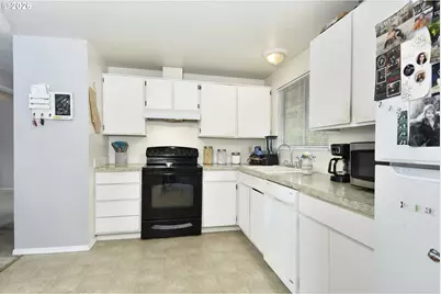 2182 SW Brixton Pl, Gresham, OR 97080 - Photo 9