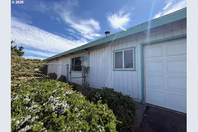 29835 Hillcrest St, Gold Beach, OR 97444 - Photo 1