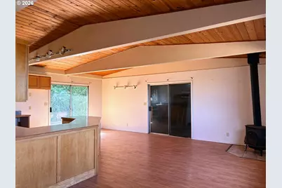 29835 Hillcrest St, Gold Beach, OR 97444 - Photo 5