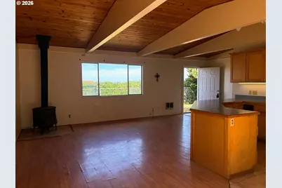 29835 Hillcrest St, Gold Beach, OR 97444 - Photo 11