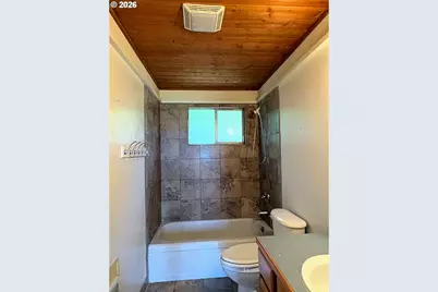 29835 Hillcrest St, Gold Beach, OR 97444 - Photo 17