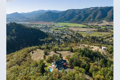 317 Aker Dr, Myrtle Creek, OR 97457 - Photo 45