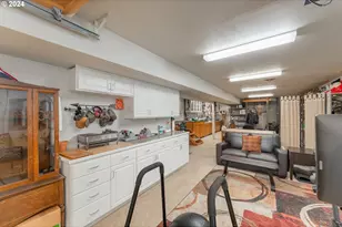 317 Aker Dr, Myrtle Creek, OR 97457 - Photo 43