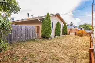 663 E 4th Ave, Riddle, OR 97469 - Photo 9