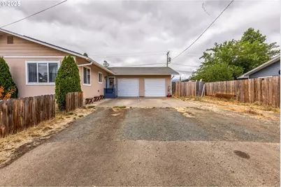 663 E 4th Ave, Riddle, OR 97469 - Photo 7