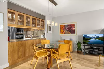 780 NW Westover Sq #3, Portland, OR 97210 - Photo 9