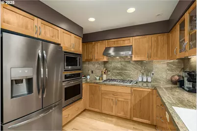 780 NW Westover Sq #3, Portland, OR 97210 - Photo 15