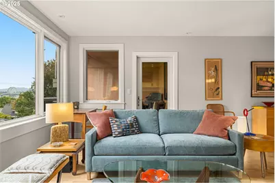 780 NW Westover Sq #3, Portland, OR 97210 - Photo 3