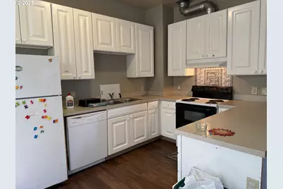 722 NE Couch St, Portland, OR 97232 - Photo 3