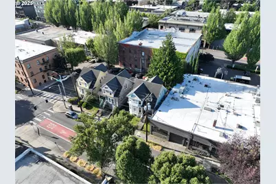 722 NE Couch St, Portland, OR 97232 - Photo 1