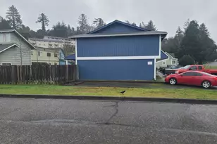 2109 Harrison St, North Bend, OR 97459 - Photo 11