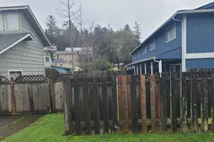 2109 Harrison St, North Bend, OR 97459 - Photo 9