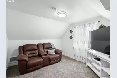 1677 E Main St, Hillsboro, OR 97123 - Photo 19