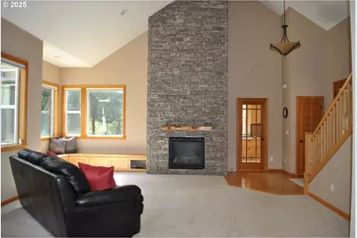 21626 Glaze Rd, Veneta, OR 97487 - Photo 3