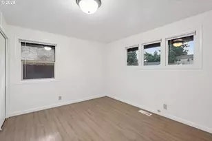 12030 NE Holladay St, Portland, OR 97220 - Photo 11