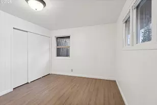 12030 NE Holladay St, Portland, OR 97220 - Photo 11