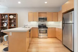 1375 Olive St, Eugene, OR 97401 - Photo 11