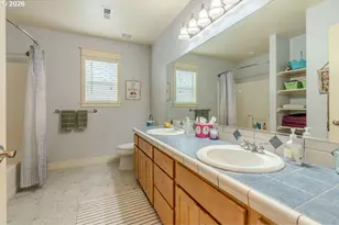 1861 NW Wonderview Ave, Gresham, OR 97030 - Photo 27