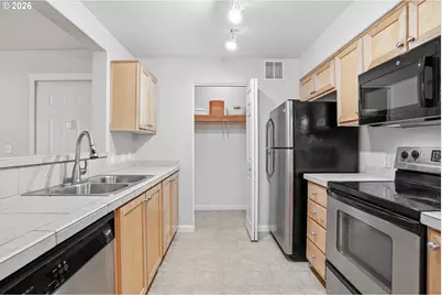 760 NW 185th Ave #105, Beaverton, OR 97006 - Photo 9