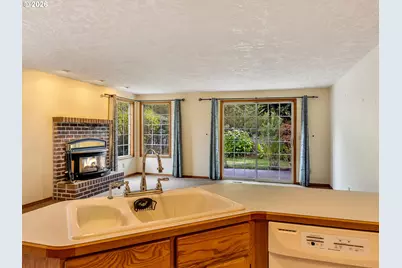 33726 Lake Front Dr, Warrenton, OR 97146 - Photo 13