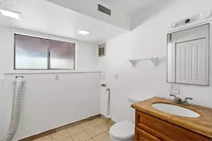 1126 NE 176th Ave, Portland, OR 97230 - Photo 33