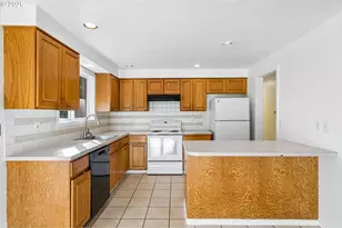 1126 NE 176th Ave, Portland, OR 97230 - Photo 15