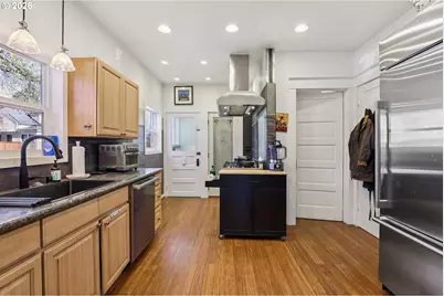 2456 NE 7th Ave, Portland, OR 97212 - Photo 11