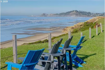 801 NW Coast St #2, Newport, OR 97365 - Photo 3