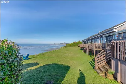 801 NW Coast St #2, Newport, OR 97365 - Photo 7