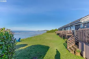 801 NW Coast St, Newport, OR 97365 - Photo 7