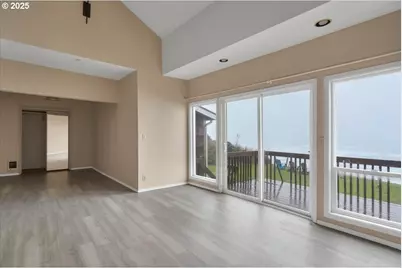 801 NW Coast St #2, Newport, OR 97365 - Photo 17