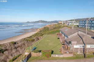 801 NW Coast St, Newport, OR 97365 - Photo 29