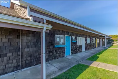 801 NW Coast St #2, Newport, OR 97365 - Photo 1