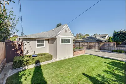 18149 SE Pine St, Portland, OR 97233 - Photo 29