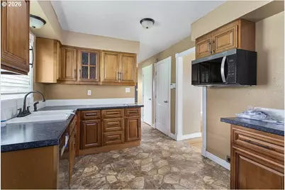 3025 Maple St, Longview, WA 98632 - Photo 11