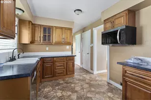 3025 Maple St, Longview, WA 98632 - Photo 11