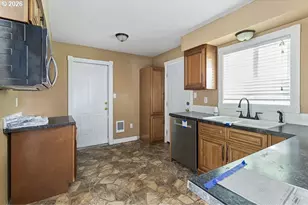 3025 Maple St, Longview, WA 98632 - Photo 13