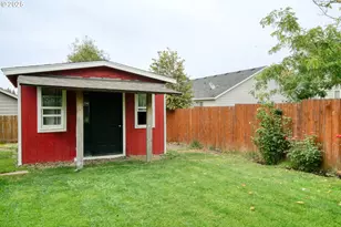 3228 Northeast Daffodil Drive, McMinnville, OR 97128 - Photo 27