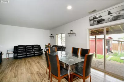 3228 NE Daffodil Dr, McMinnville, OR 97128 - Photo 13