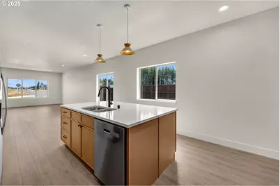 301 Cap Ave, Winlock, WA 98596 - Photo 13