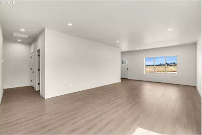 301 Cap Ave, Winlock, WA 98596 - Photo 7