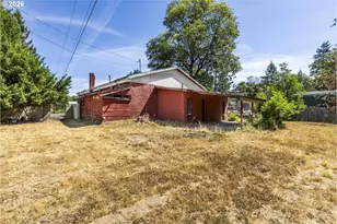 8622 E Evans Creek Rd, Rogue River, OR 97537 - Photo 3