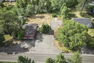 8622 E Evans Creek Rd, Rogue River, OR 97537 - Photo 5