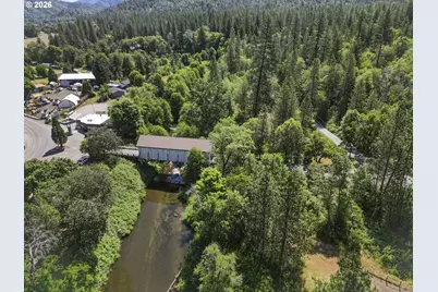 8622 E Evans Creek Rd, Rogue River, OR 97537 - Photo 11