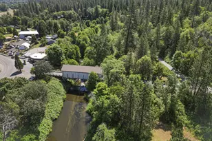 8622 E Evans Creek Rd, Rogue River, OR 97537 - Photo 11