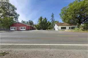 8622 E Evans Creek Rd, Rogue River, OR 97537 - Photo 9